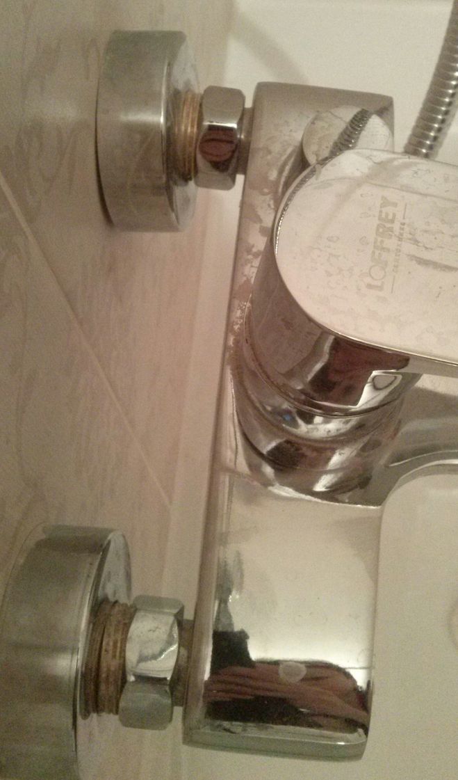 Змішувач з працею увійшов в отверстія- що робити? Змішувач з працею увійшов в отверстія- що робити?
