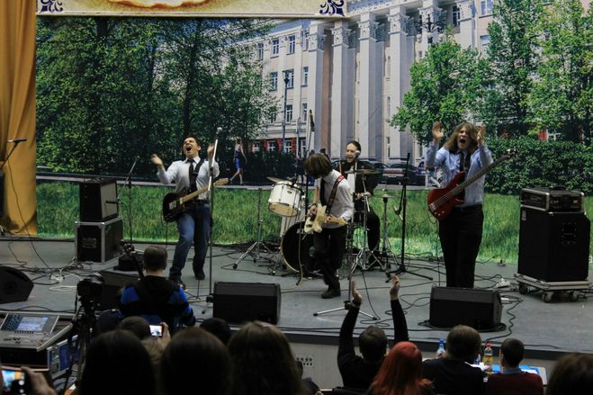 Як назвати конкурс рок-музикантів?