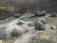 У чому полягає особливість каменів Тровантов?