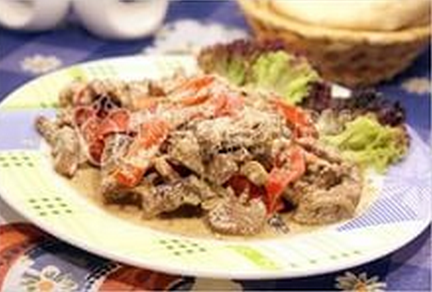 Яловичина з білим вином і печерицями. Який рецепт?