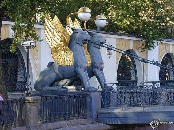 Звідки в Петербурзі так багато левів?