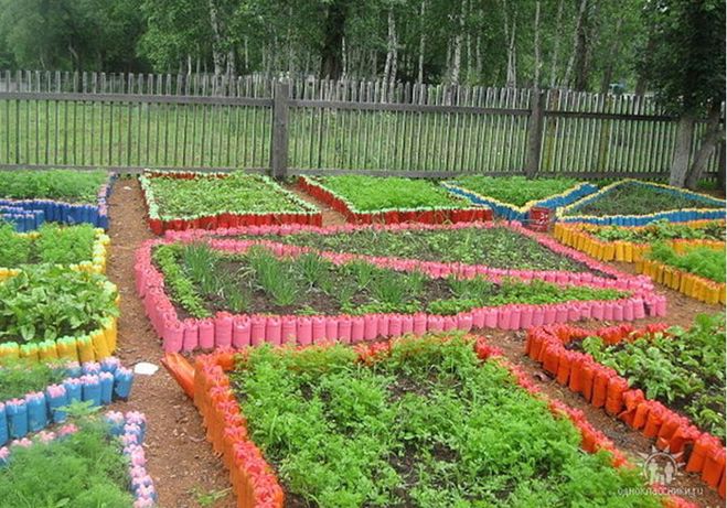 Як можна прикрасити дачну ділянку своїми руками?
