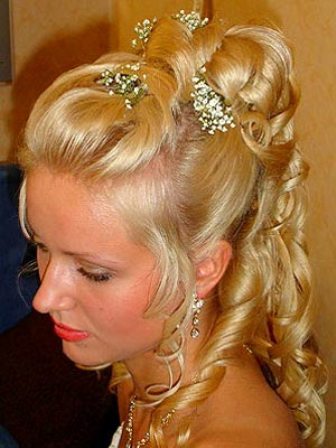 Яка зачіска з довгого волосся найкрасивіша?